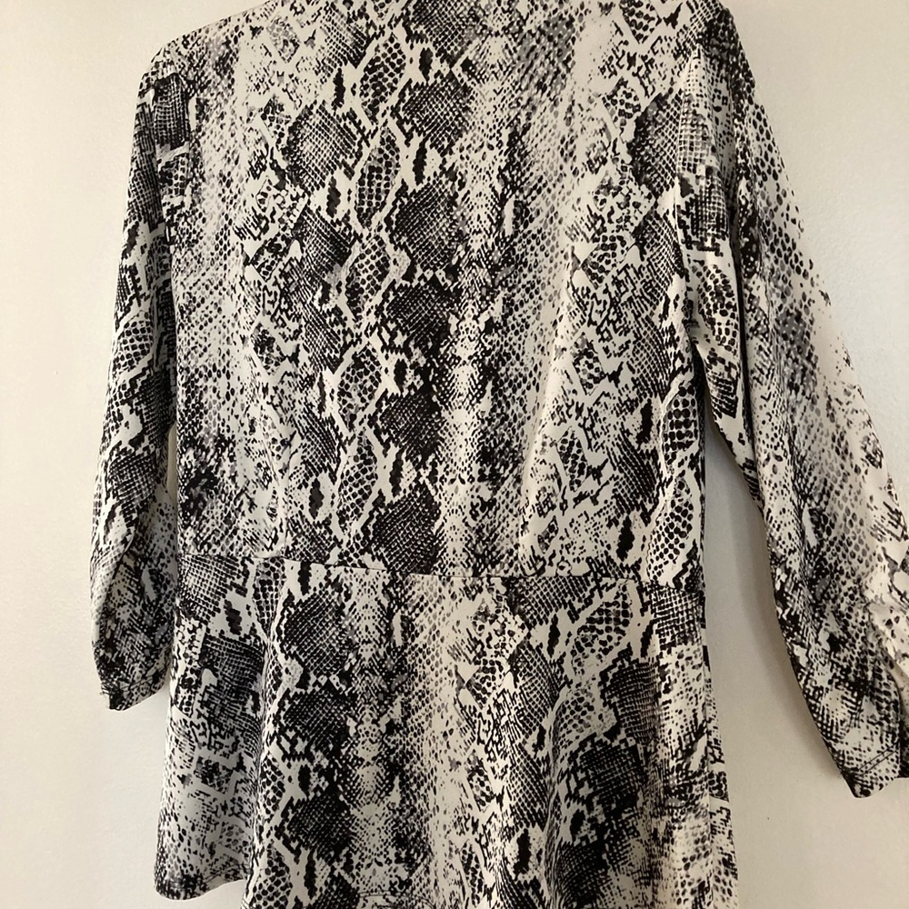 PerSeption Concept Surplus Python Print Top - Picture 4 of 11